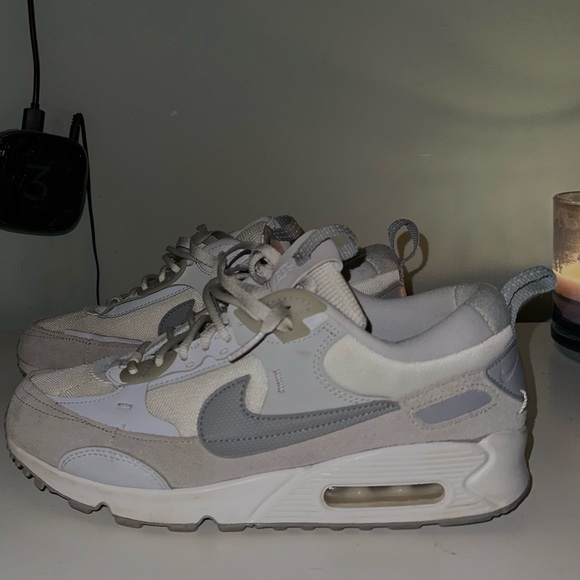 WMNS AIR MAX 90 FUTURA
"Summit White / Pure Platinum" - Picture 3 of 3